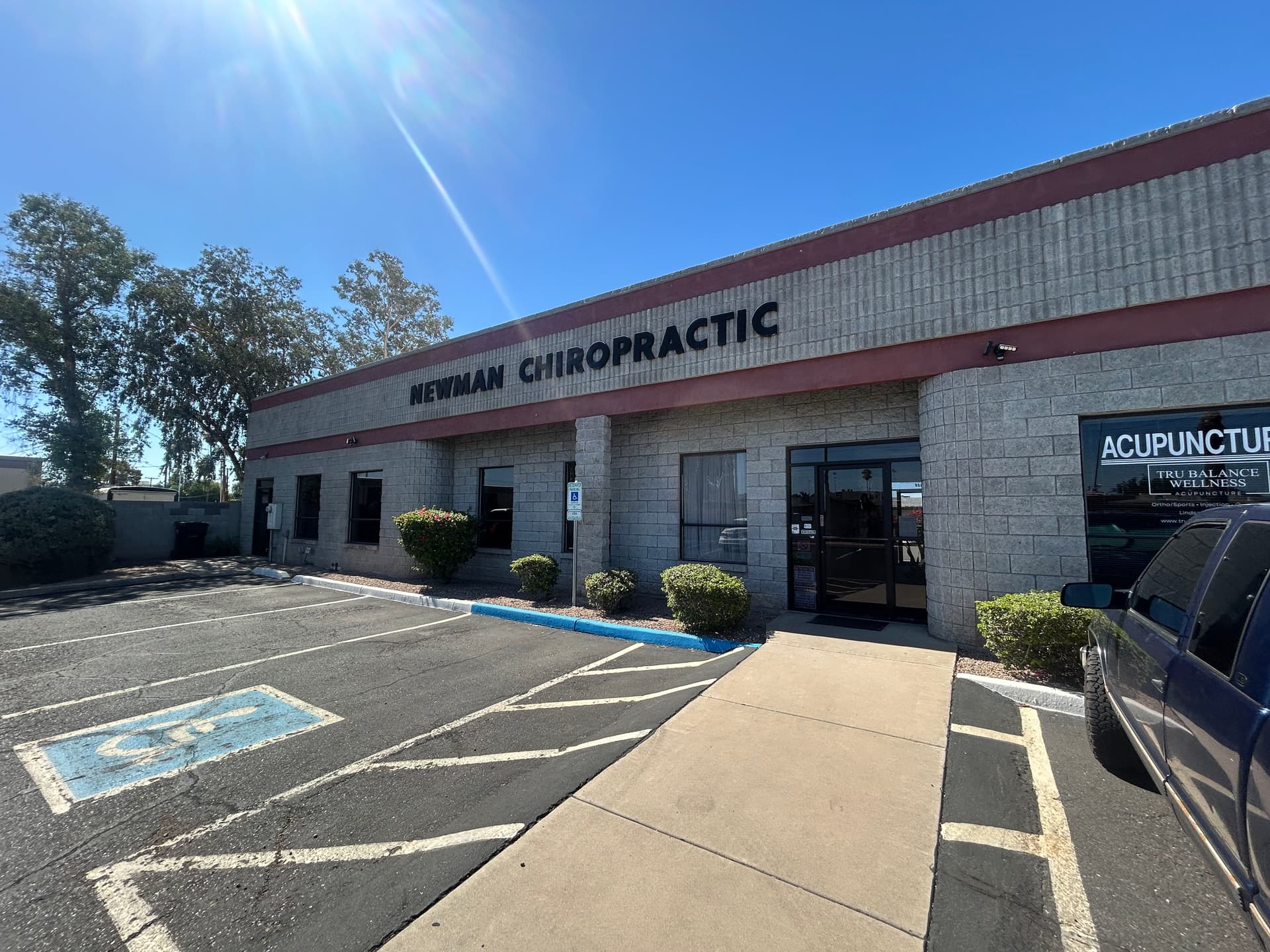 Clean Commercial Windows Make a Stronger First Impression image