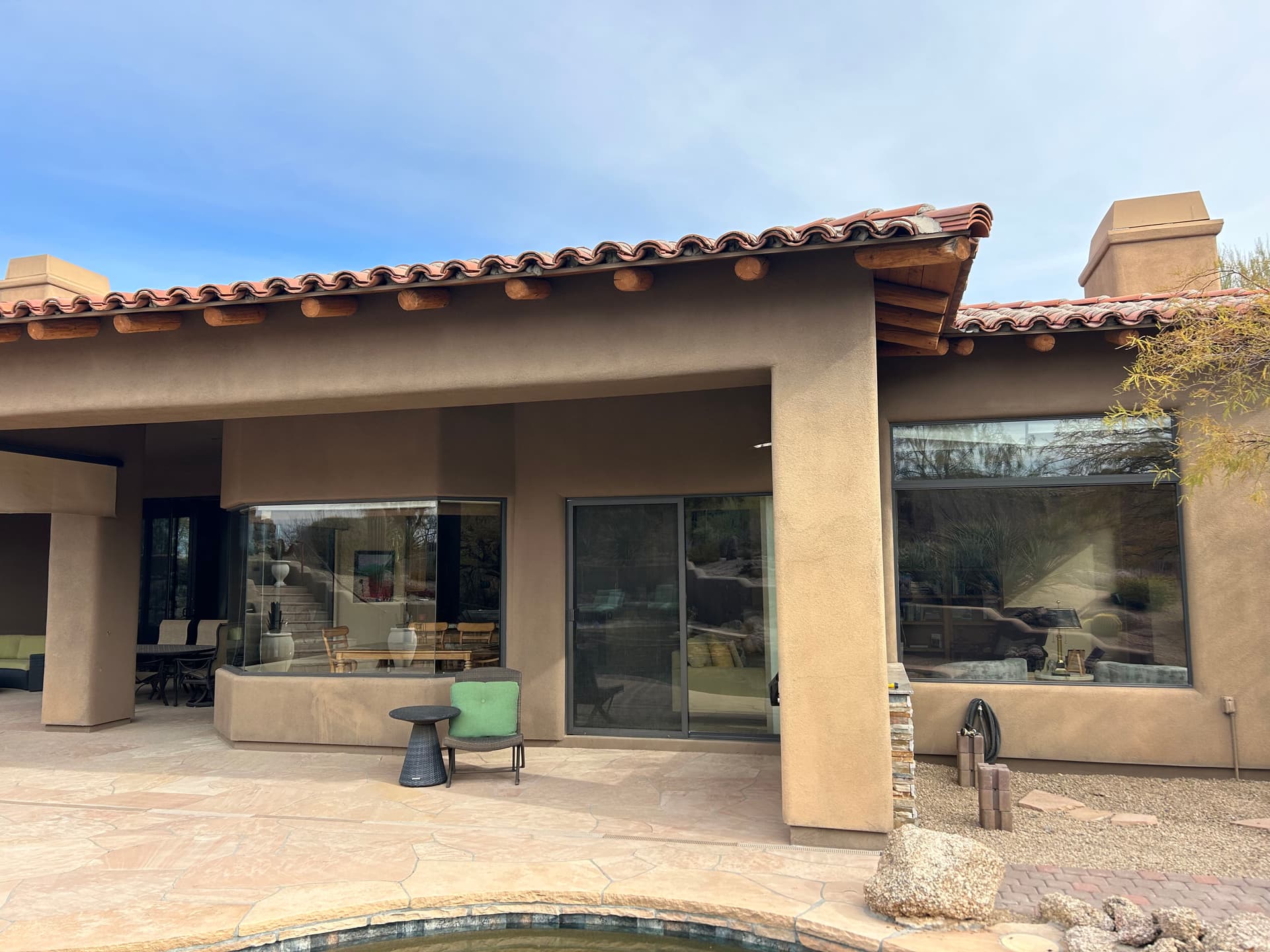 Glendale Homes Deserve Spotless Windows Year-Round image